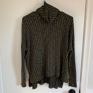 American Eagle Ribbed Green Turtleneck